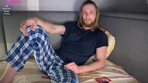 sky_guy25 online show from February 24, 2026, 9:57 pm