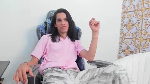 Snapshot of sky_velvet chatting on January 19, 2026, 1:48 pm SKY online show from January 19, 2026, 1:48 pm