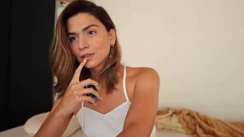 Snapshot of skyamber8v2 chatting on October 24, 2025, 3:58 am Vi online show from October 24, 2025, 3:58 am