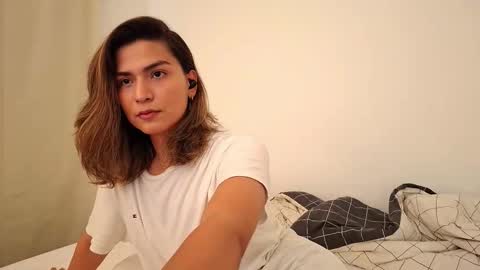 Snapshot of skyamber8v2 chatting on November 26, 2025, 3:35 pm Vi online show from November 26, 2025, 3:35 pm