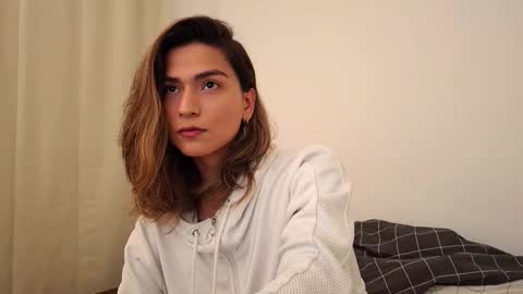 Snapshot of skyamber8v2 chatting on December 1, 2025, 9:14 am Vi online show from December 1, 2025, 9:14 am