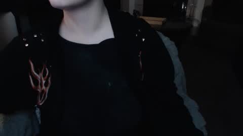 SKYLE   online show from December 19, 2025, 10:44 am