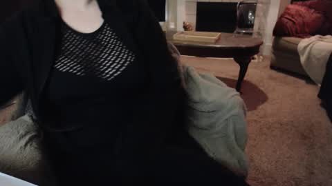 SKYLE   online show from January 5, 2026, 5:38 pm