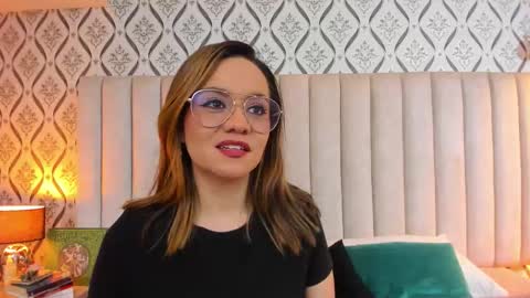 Snapshot of skyjunne chatting on November 9, 2025, 6:06 pm Sky June online show from November 9, 2025, 6:06 pm