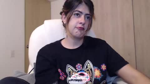 Skyler online show from December 26, 2024, 2:33 am
