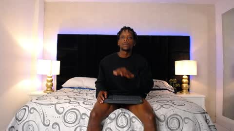Snapshot of skylerbigxxx chatting on May 3, 2026, 4:40 am SKYLERBIGXXX online show from May 3, 2026, 4:40 am