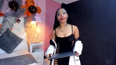 skylerbloom online show from November 1, 2025, 3:52 am