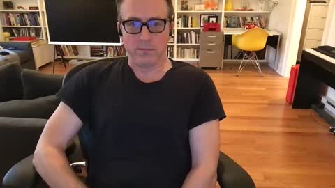 Snapshot of skyline3371 chatting on November 10, 2025, 6:18 pm Skyline3371 online show from November 10, 2025, 6:18 pm