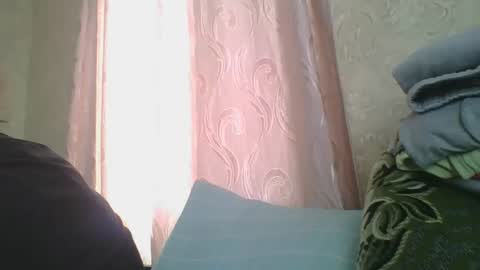 skyressie333 online show from October 27, 2025, 9:13 am