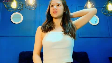 Snapshot of skyy_bloom chatting on November 8, 2025, 12:05 pm Sky online show from November 8, 2025, 12:05 pm