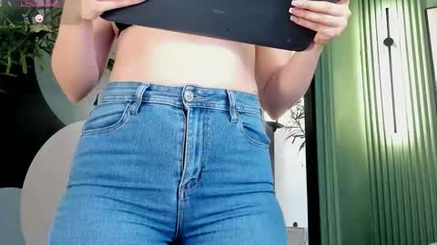 Snapshot of skyylee_ chatting on January 5, 2026, 5:27 pm abby online show from January 5, 2026, 5:27 pm