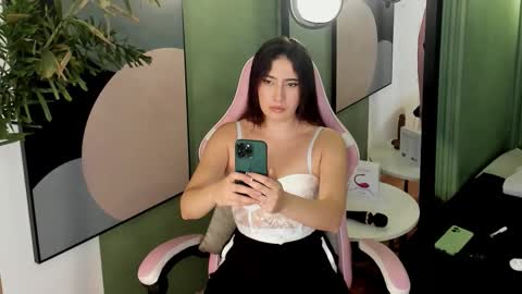 Snapshot of skyylee_ chatting on January 17, 2026, 12:54 pm abby online show from January 17, 2026, 12:54 pm