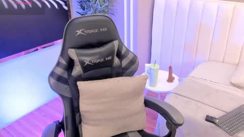Snapshot of skyylee_ chatting on March 27, 2026, 2:06 pm abby online show from March 27, 2026, 2:06 pm