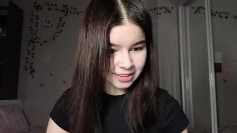 Snapshot of sladkoezka chatting on January 6, 2026, 6:22 pm Katya online show from January 6, 2026, 6:22 pm