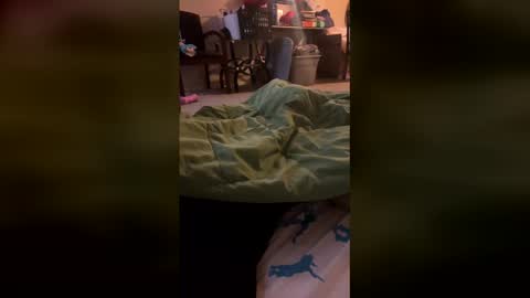 Snapshot of slap1611 chatting on December 16, 2025, 3:22 am slap1611 online show from December 16, 2025, 3:22 am