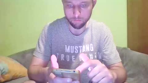 Snapshot of slaveboy32bi chatting on October 30, 2025, 11:27 pm slave boy perwers bdsmFEMDOM online show from October 30, 2025, 11:27 pm