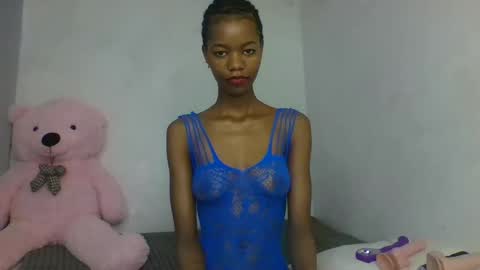 Snapshot of slaybby chatting on November 14, 2025, 10:47 am Slaybby online show from November 14, 2025, 10:47 am