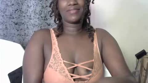 Snapshot of sleekmellanin chatting on October 5, 2025, 8:01 am sleekmellanin online show from October 5, 2025, 8:01 am