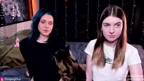 Snapshot of sleepingduo chatting on November 3, 2025, 1:01 pm Hi We are Iva and Angela Nice to meet u 3 online show from November 3, 2025, 1:01 pm