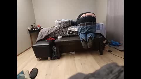 sleepwithyou online show from January 26, 2025, 3:36 pm