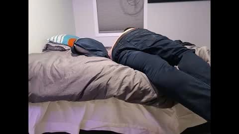 sleepwithyou online show from February 28, 2025, 6:10 am