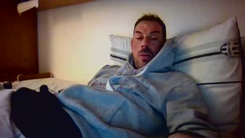 Snapshot of slevin1983 chatting on January 5, 2025, 3:13 pm slevin online show from January 5, 2025, 3:13 pm