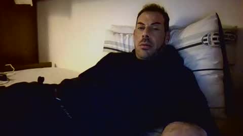 Snapshot of slevin1983 chatting on February 26, 2025, 12:27 am slevin online show from February 26, 2025, 12:27 am