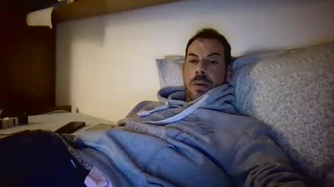 Snapshot of slevin1983 chatting on March 4, 2025, 6:07 pm slevin online show from March 4, 2025, 6:07 pm