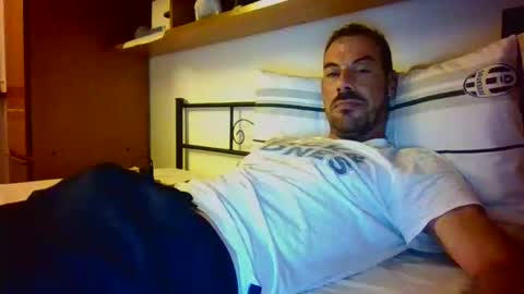 Snapshot of slevin1983 chatting on September 14, 2025, 11:48 pm slevin online show from September 14, 2025, 11:48 pm