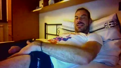 Snapshot of slevin1983 chatting on September 15, 2025, 11:38 pm slevin online show from September 15, 2025, 11:38 pm