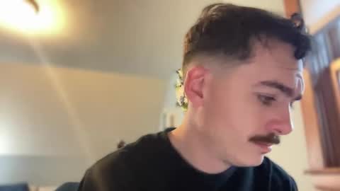 Snapshot of slickmass chatting on February 18, 2025, 10:14 pm SlickMass online show from February 18, 2025, 10:14 pm