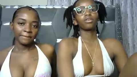 Snapshot of slim_4cutie chatting on September 29, 2025, 12:21 pm cutie online show from September 29, 2025, 12:21 pm