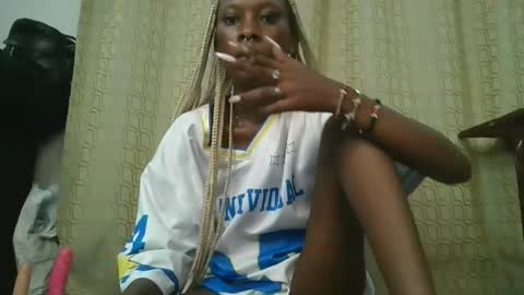 Snapshot of slim_bitch_ chatting on December 15, 2025, 2:27 am becky online show from December 15, 2025, 2:27 am