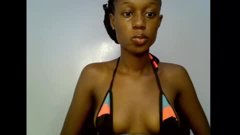 Snapshot of slim_candy12 chatting on June 4, 2026, 7:36 am Lily online show from June 4, 2026, 7:36 am