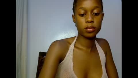 Snapshot of slim_candy12 chatting on June 25, 2026, 7:35 am Lily online show from June 25, 2026, 7:35 am