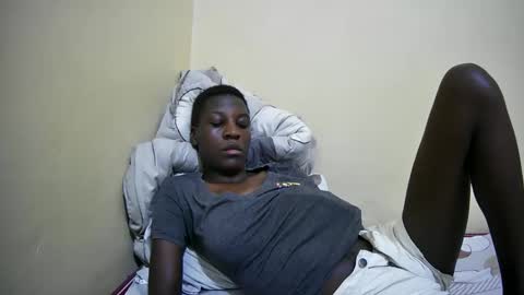 Snapshot of slim_cate chatting on December 15, 2025, 12:53 pm slim_cate online show from December 15, 2025, 12:53 pm