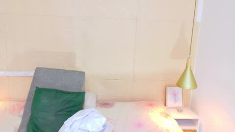 slim_chocobar18 online show from February 22, 2025, 12:40 pm