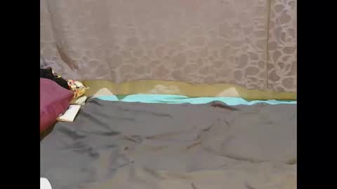 slim_girl01 online show from November 5, 2025, 7:03 pm