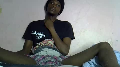 Snapshot of slim_long01 chatting on October 30, 2025, 11:33 am slim long01 online show from October 30, 2025, 11:33 am