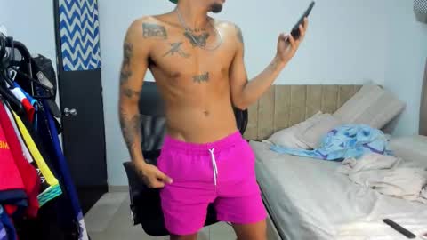 Snapshot of slim_master12 chatting on December 18, 2025, 8:59 pm slim_master12 online show from December 18, 2025, 8:59 pm