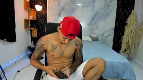 Snapshot of slim_master12 chatting on April 27, 2026, 11:25 pm slim_master12 online show from April 27, 2026, 11:25 pm