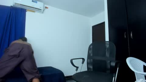 Snapshot of slim_master12 chatting on June 25, 2026, 11:53 pm slim_master12 online show from June 25, 2026, 11:53 pm