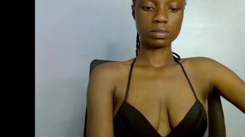 Snapshot of slim_petitqueen chatting on April 18, 2026, 7:07 pm Alice online show from April 18, 2026, 7:07 pm