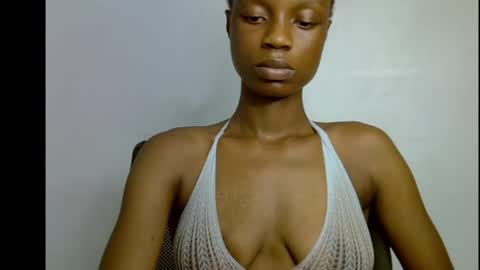 Snapshot of slim_petitqueen chatting on April 27, 2026, 9:46 pm Alice online show from April 27, 2026, 9:46 pm