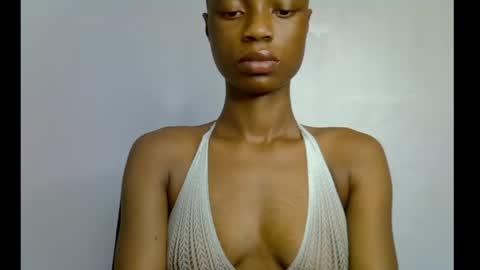 Snapshot of slim_petitqueen chatting on May 4, 2026, 7:48 am Alice online show from May 4, 2026, 7:48 am