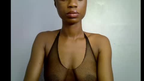 Snapshot of slim_petitqueen chatting on May 5, 2026, 8:00 am Alice online show from May 5, 2026, 8:00 am