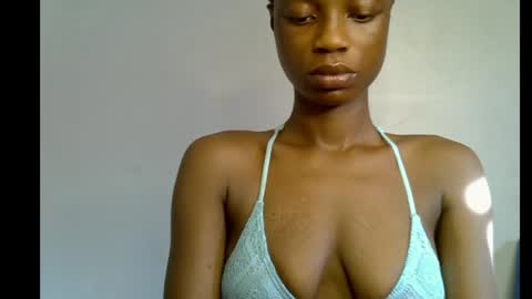 Snapshot of slim_petitqueen chatting on May 10, 2026, 7:02 am Alice online show from May 10, 2026, 7:02 am