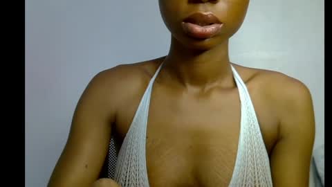 Snapshot of slim_petitqueen chatting on May 11, 2026, 7:25 am Alice online show from May 11, 2026, 7:25 am