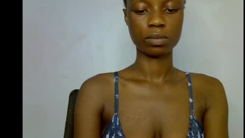 Snapshot of slim_petitqueen chatting on May 25, 2026, 8:37 pm Alice online show from May 25, 2026, 8:37 pm