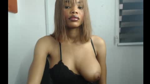 Snapshot of slim_queen2 chatting on June 15, 2026, 8:05 am Slim queen2 online show from June 15, 2026, 8:05 am